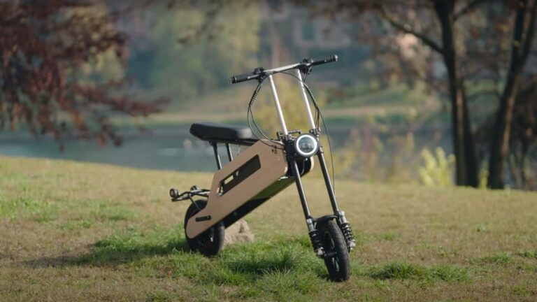 New TOM Folding E-Scooter Is A Lightweight Urban Mobility Solution